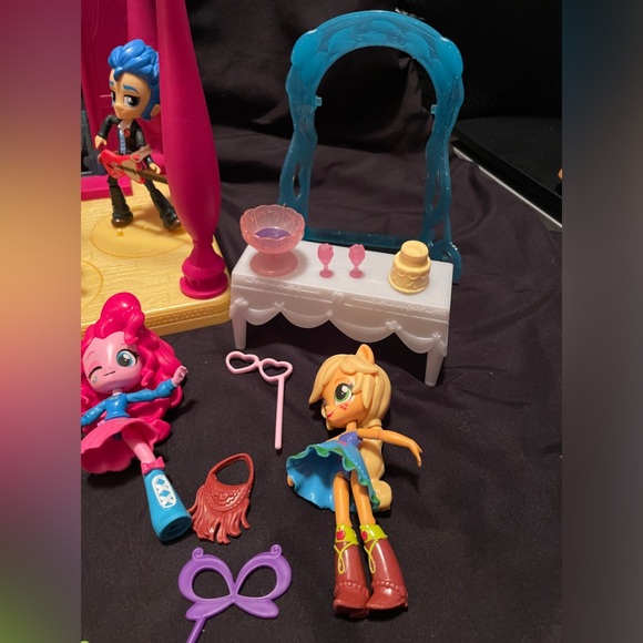 My Little Pony Equestria Girls mini dolls set with accessories. - Picture 3 of 12